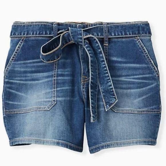 torrid Pants - 💕SOLD💕 HIGH RISE MID SHORT - VINTAGE STRETCH
